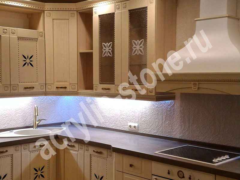 Угловая столешница для кухни 15 метров: фото