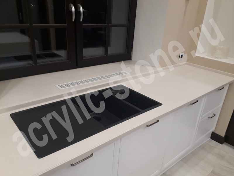 Столешница из искусственного камня с островом: фото