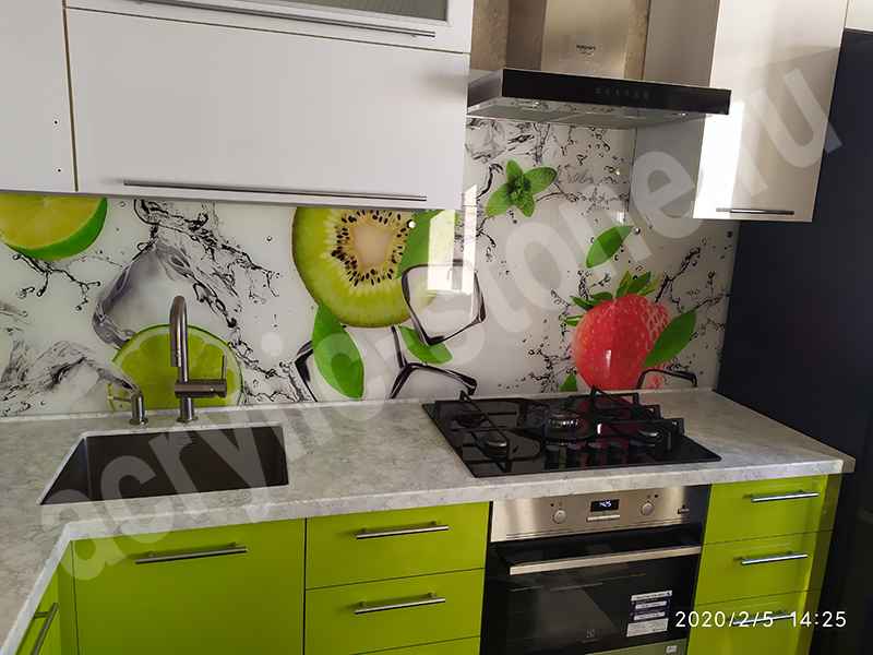 Кухонная угловая столешница из искусственного камня с мойкой : фото