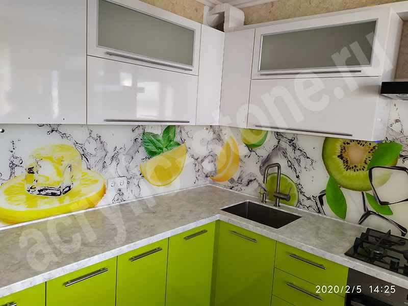 Кухонная угловая столешница из искусственного камня с мойкой : фото