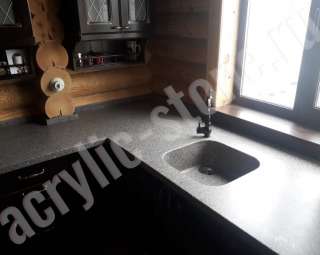 Фото Столешница из искусственного камня в дом из сруба