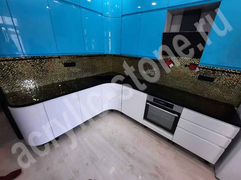 Кухонная столешница черная глянцевая угловая: фото