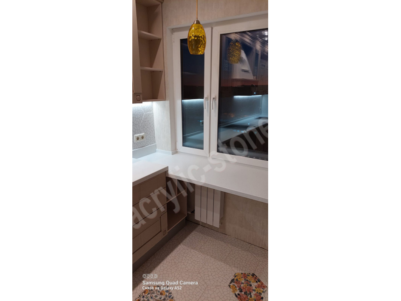 Двух-уровневая столешница  из искусственного камня GRANDEX  керамической мойкой (подклейка) : фото