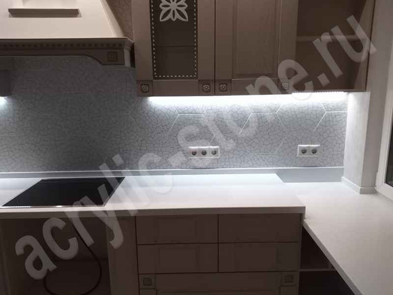 Двух-уровневая столешница  из искусственного камня GRANDEX  керамической мойкой (подклейка) : фото