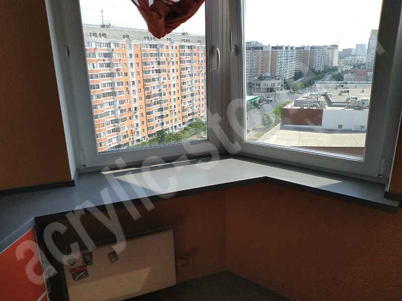 Эркерная столешница для кухни с подоконником из искусственного камня Hanex: фото