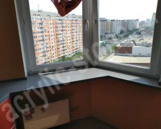 Фото Эркерная столешница для кухни с подоконником из искусственного камня Hanex