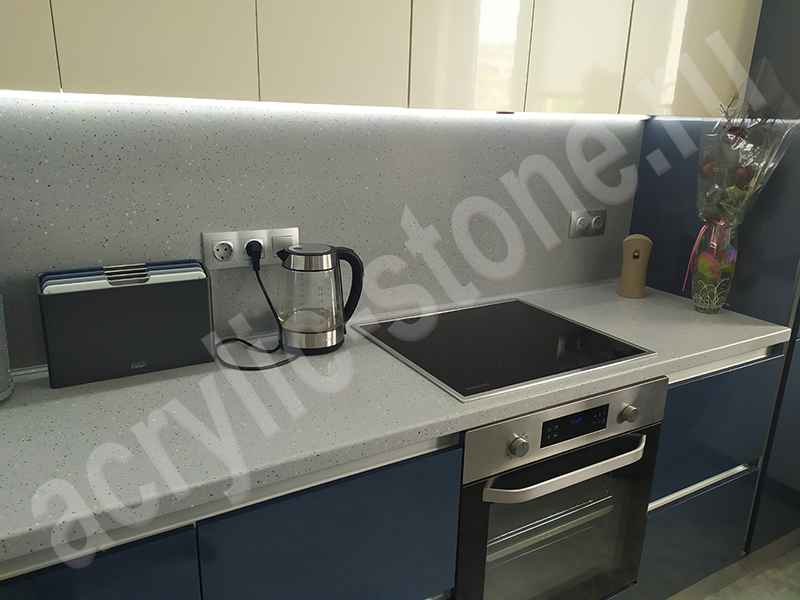 Радиусная столешница и стеновая панель для кухни из искусственного камня  LG HI-MACS: фото