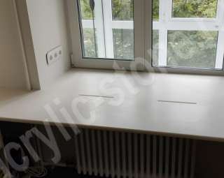 Фото Стол-подоконник из искусственного камня LG HI-MACS