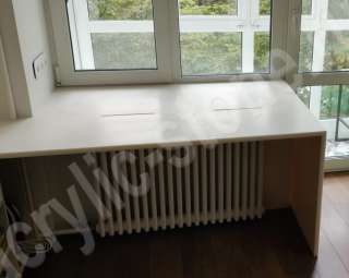 Фото Стол-подоконник из искусственного камня LG HI-MACS