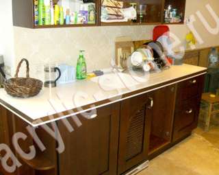 Фото Столешница для кухни из искусственного камня TRISTONE с инкрустацией